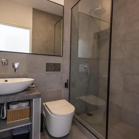 Liam Front Luxury With 100m2 Infinity Pool וילה *