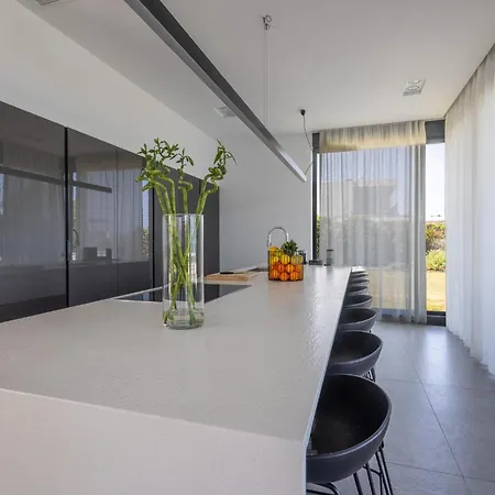 וילה Liam Front Luxury With 100m2 Infinity Pool *