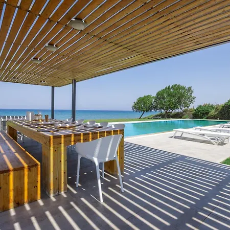 Willa Liam Front Luxury With 100m2 Infinity Pool