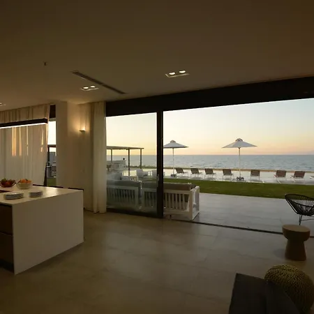 Liam Front Luxury With 100m2 Infinity Pool Willa