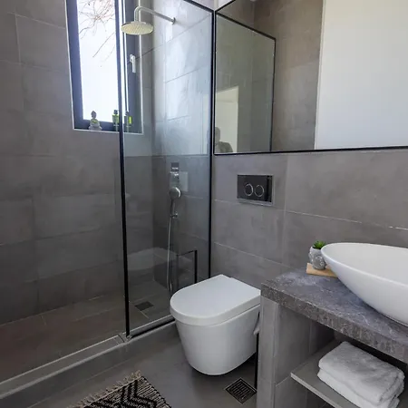 Liam Front Luxury With 100m2 Infinity Pool Fánai