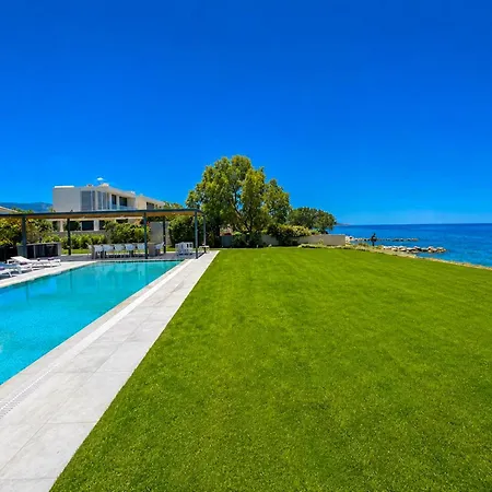 Liam Front Luxury With 100m2 Infinity Pool