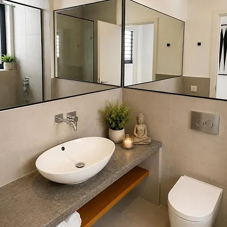 Liam Front Luxury With 100m2 Infinity Pool