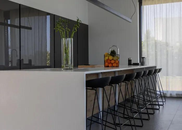 Liam Front Luxury With 100m2 Infinity Pool فيلة