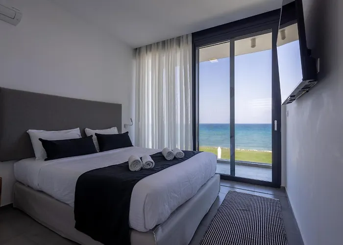 Liam Front Luxury With 100m2 Infinity Pool فيلة