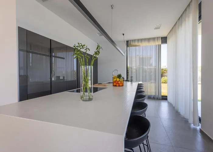 فيلة Liam Front Luxury With 100m2 Infinity Pool *