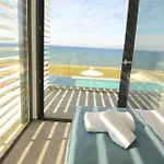 Liam Front Luxury With 100m2 Infinity Pool
