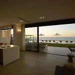 Liam Front Luxury With 100m2 Infinity Pool فيلة